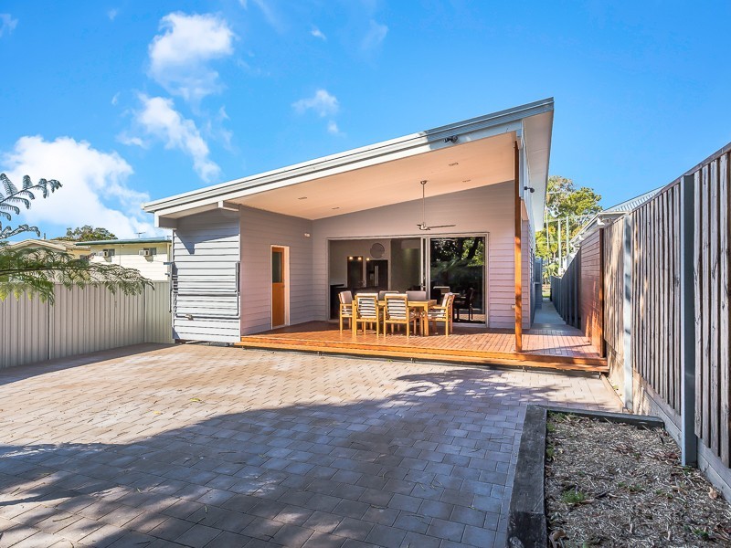 27B CENTRAL AVE, Scarborough QLD 4020