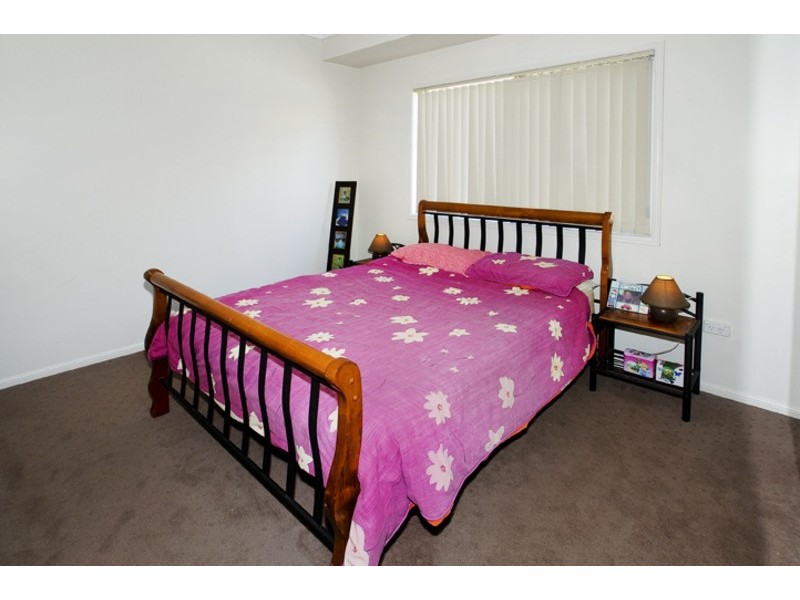 4 SKANDIA COURT, Newport QLD 4020