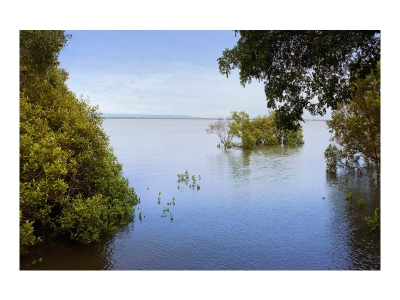 52 OYSTER POINT ESPLANADE, Scarborough QLD 4020