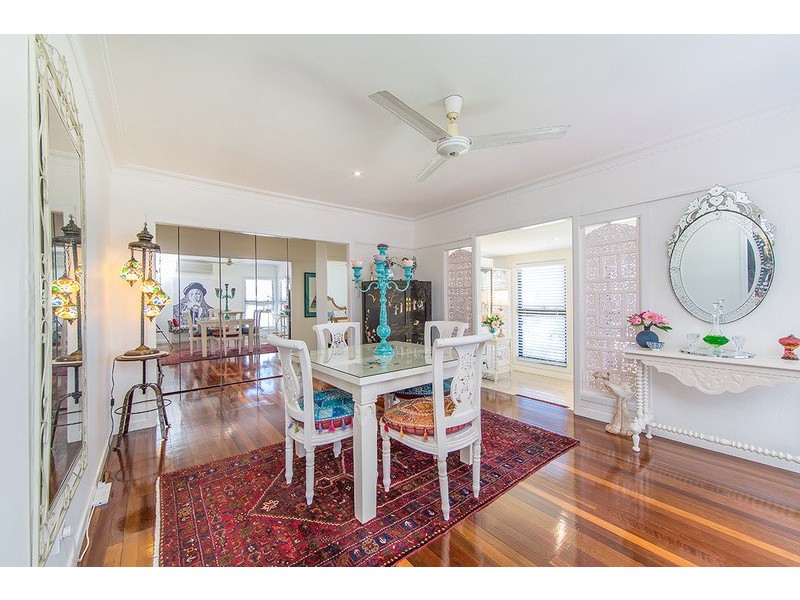 42 CENTRAL AVENUE, Scarborough QLD 4020