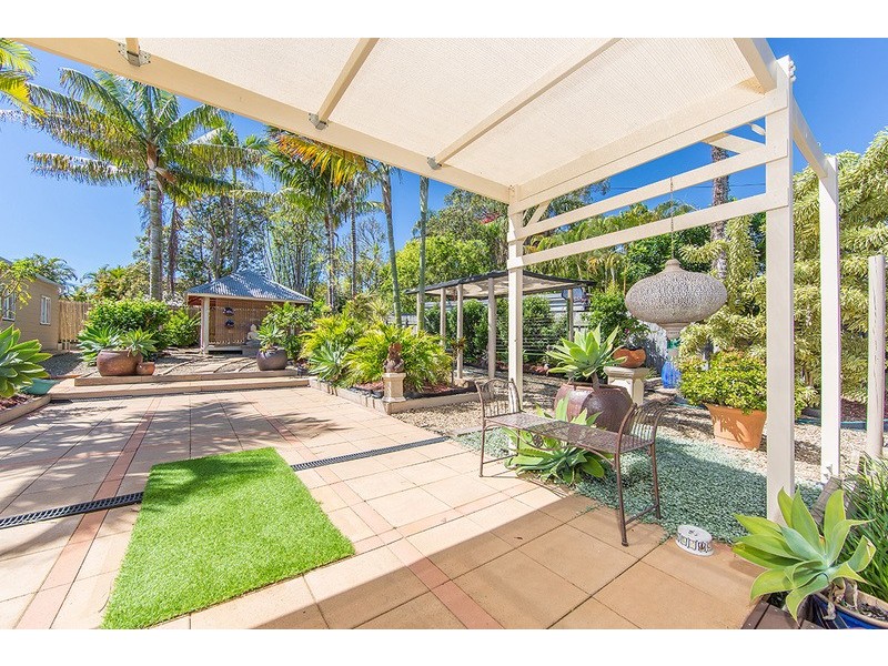 42 CENTRAL AVENUE, Scarborough QLD 4020