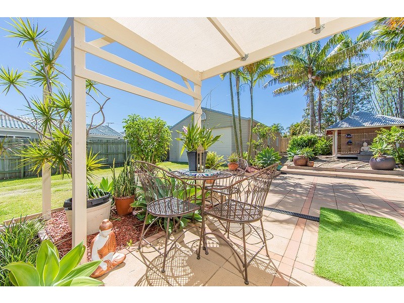 42 CENTRAL AVENUE, Scarborough QLD 4020