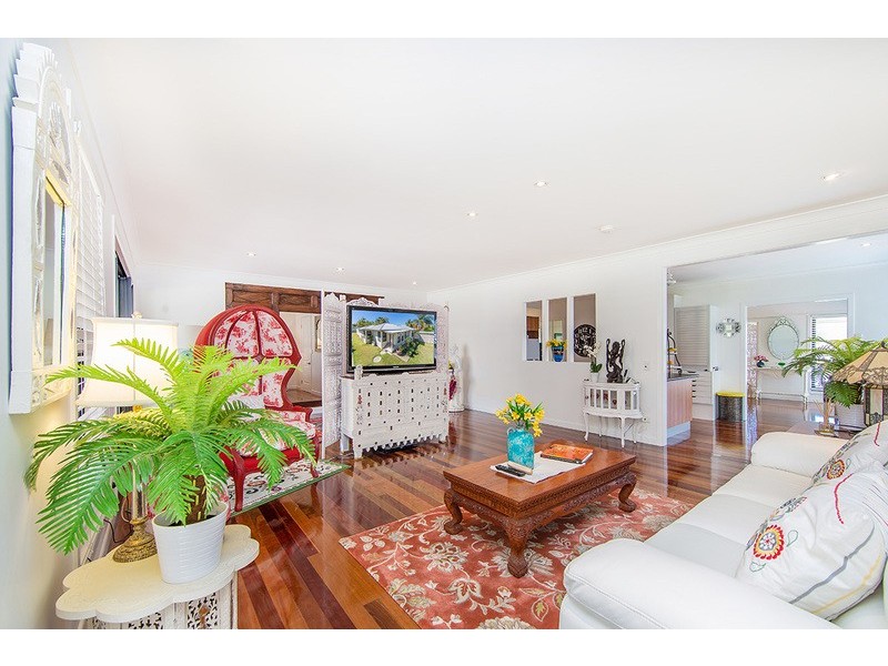 42 CENTRAL AVENUE, Scarborough QLD 4020