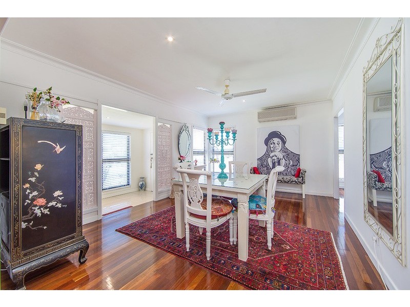 42 CENTRAL AVENUE, Scarborough QLD 4020