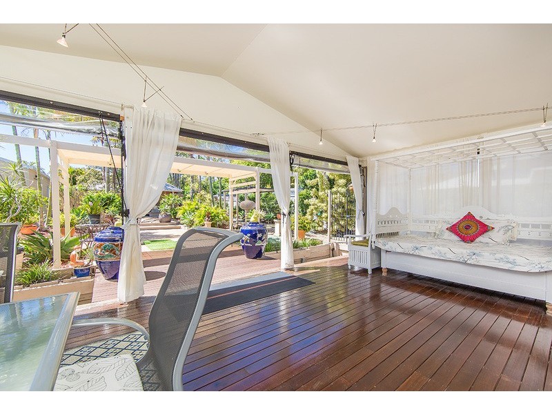 42 CENTRAL AVENUE, Scarborough QLD 4020