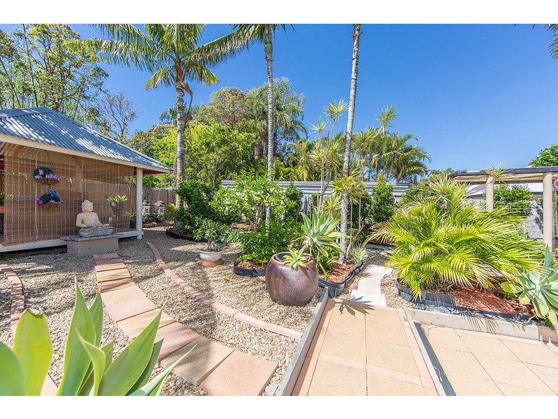 42 CENTRAL AVENUE, Scarborough QLD 4020