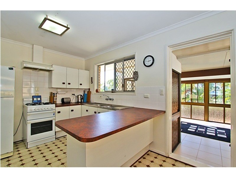 30 LA SALLE DRIVE, Newport QLD 4020