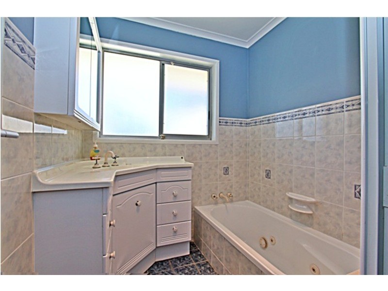 30 LA SALLE DRIVE, Newport QLD 4020