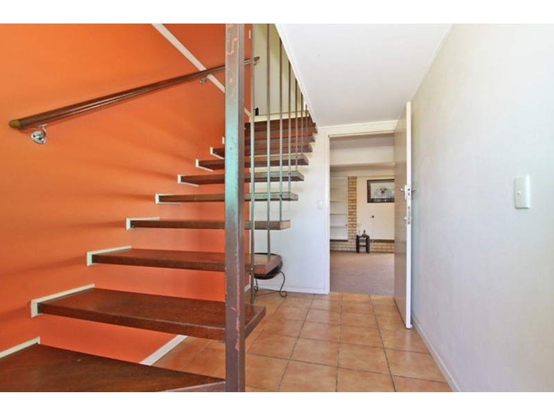 30 LA SALLE DRIVE, Newport QLD 4020