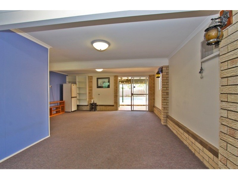 30 LA SALLE DRIVE, Newport QLD 4020