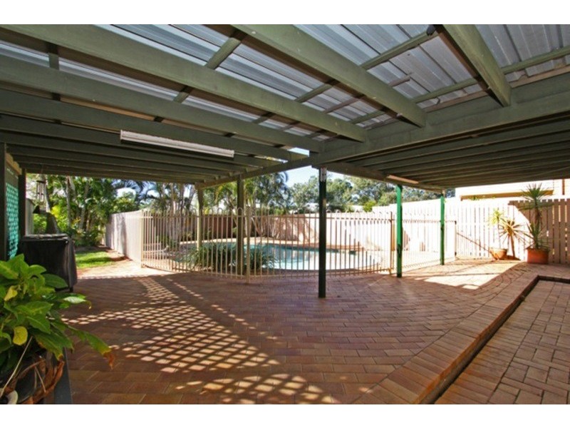 30 LA SALLE DRIVE, Newport QLD 4020