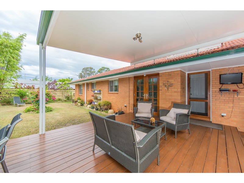 106  KING ST, Woody Point QLD 4019