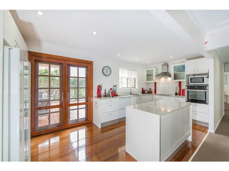 106  KING ST, Woody Point QLD 4019