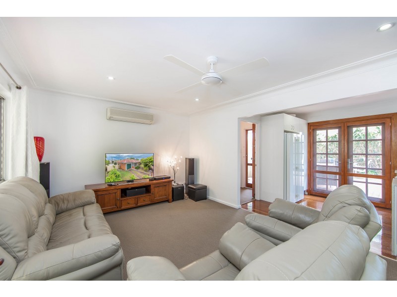 106  KING ST, Woody Point QLD 4019