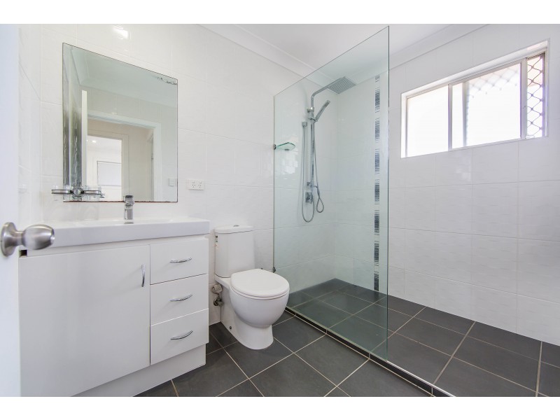 106  KING ST, Woody Point QLD 4019