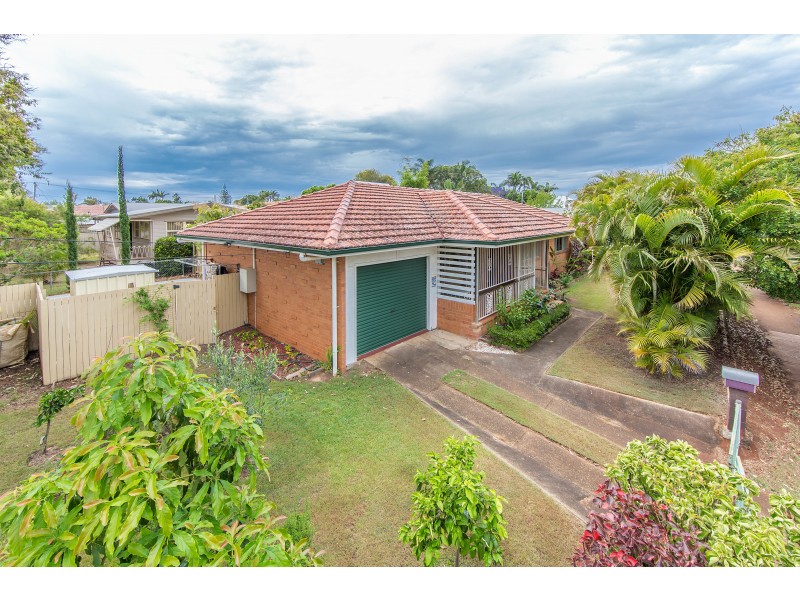 106  KING ST, Woody Point QLD 4019