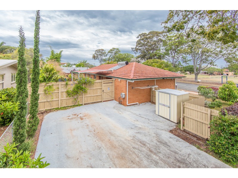106  KING ST, Woody Point QLD 4019