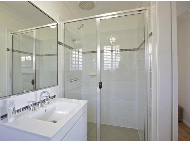 9 GALE ST, Redcliffe QLD 4020