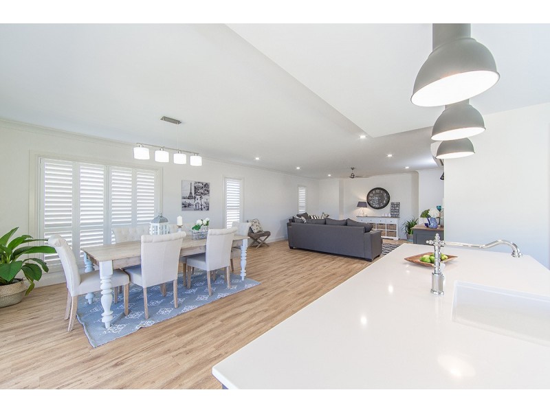 3 BRADLEY RD, Clontarf QLD 4019