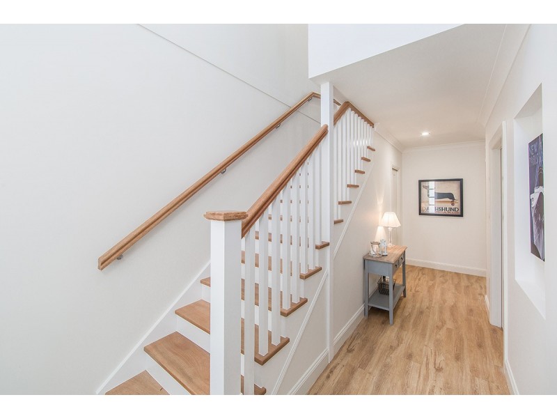 3 BRADLEY RD, Clontarf QLD 4019