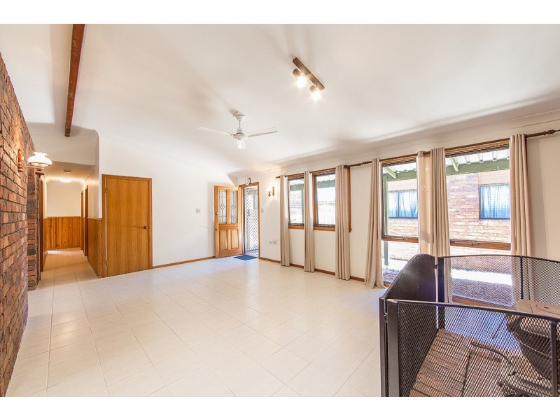 19 VISTA CRT, Newport QLD 4020