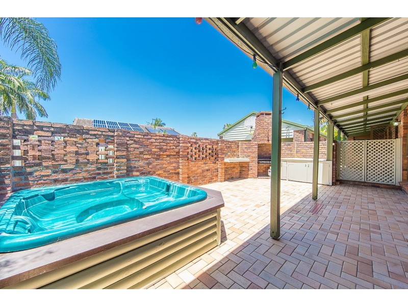 19 VISTA CRT, Newport QLD 4020