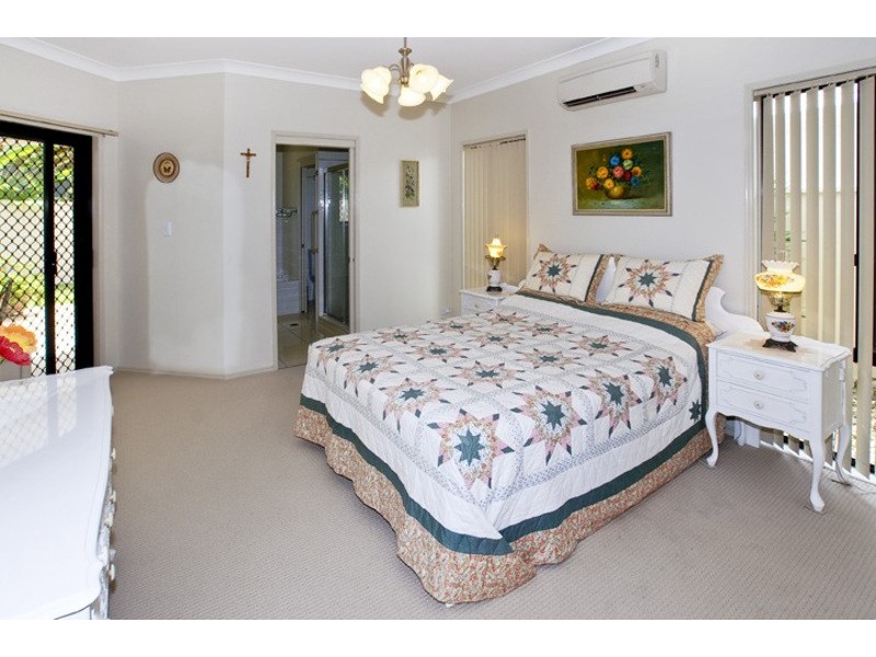 12 SKANDIA COURT, Newport QLD 4020