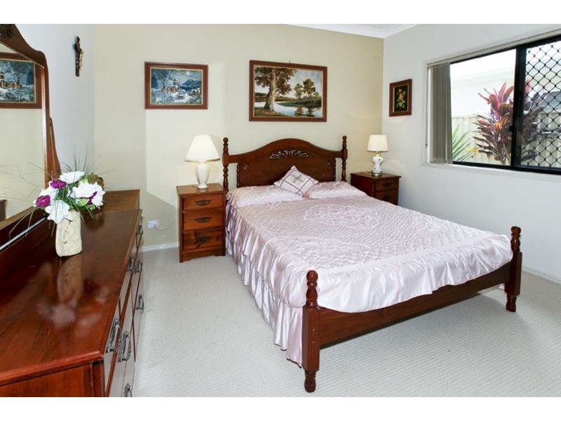 12 SKANDIA COURT, Newport QLD 4020