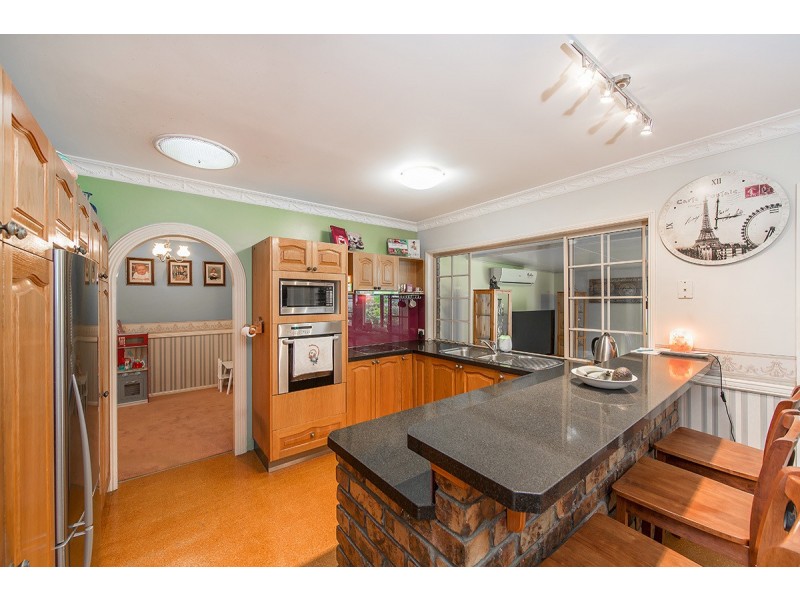 8 OAKMONT ST, Rothwell QLD 4022