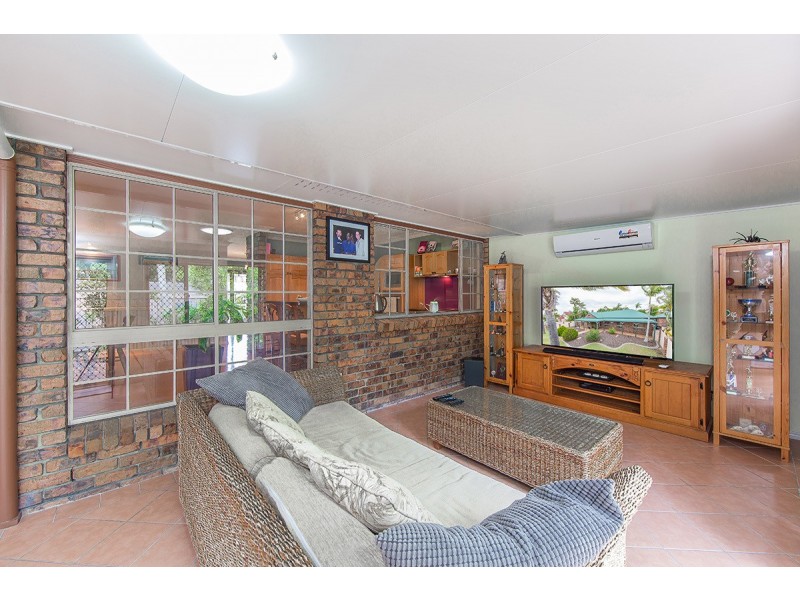 8 OAKMONT ST, Rothwell QLD 4022