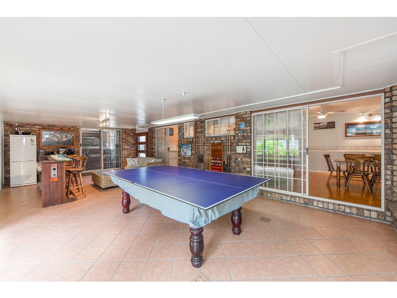 8 OAKMONT ST, Rothwell QLD 4022