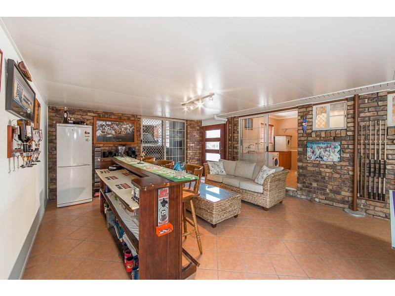 8 OAKMONT ST, Rothwell QLD 4022