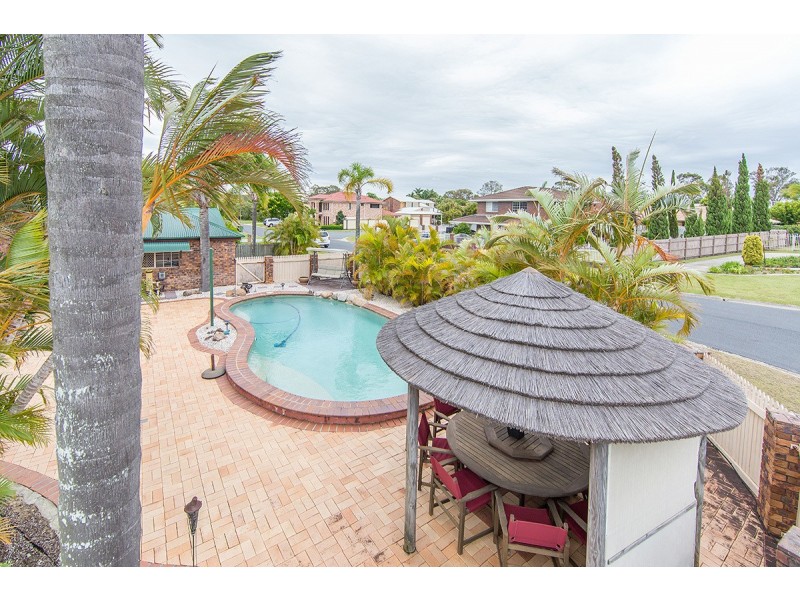 8 OAKMONT ST, Rothwell QLD 4022