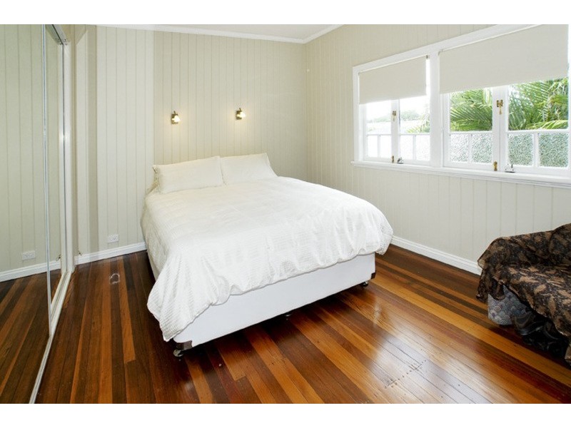 21 GRIFFITH ROAD, Scarborough QLD 4020