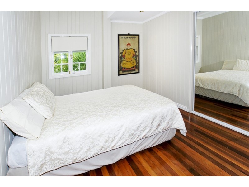 21 GRIFFITH ROAD, Scarborough QLD 4020