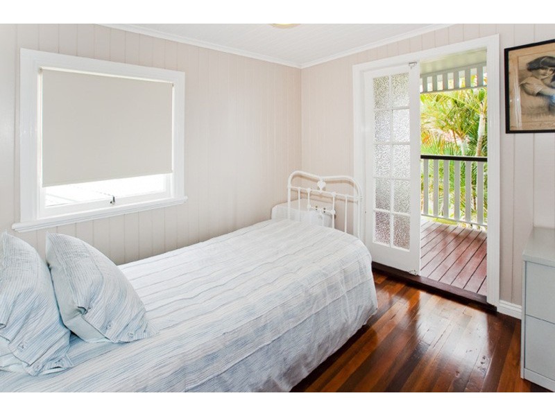 21 GRIFFITH ROAD, Scarborough QLD 4020