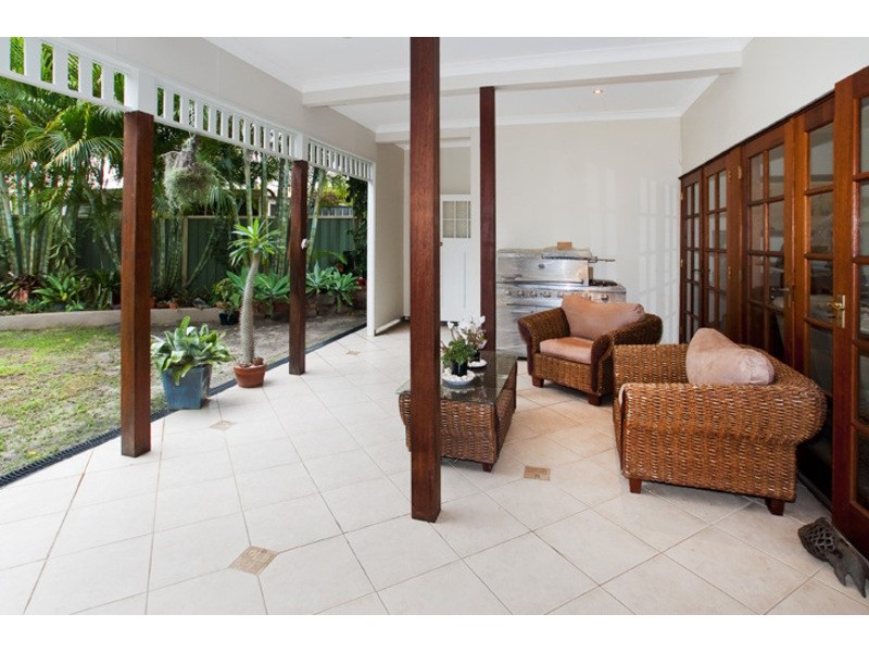 21 GRIFFITH ROAD, Scarborough QLD 4020