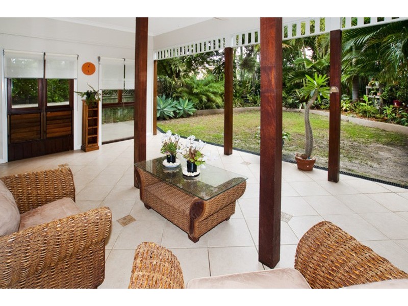 21 GRIFFITH ROAD, Scarborough QLD 4020