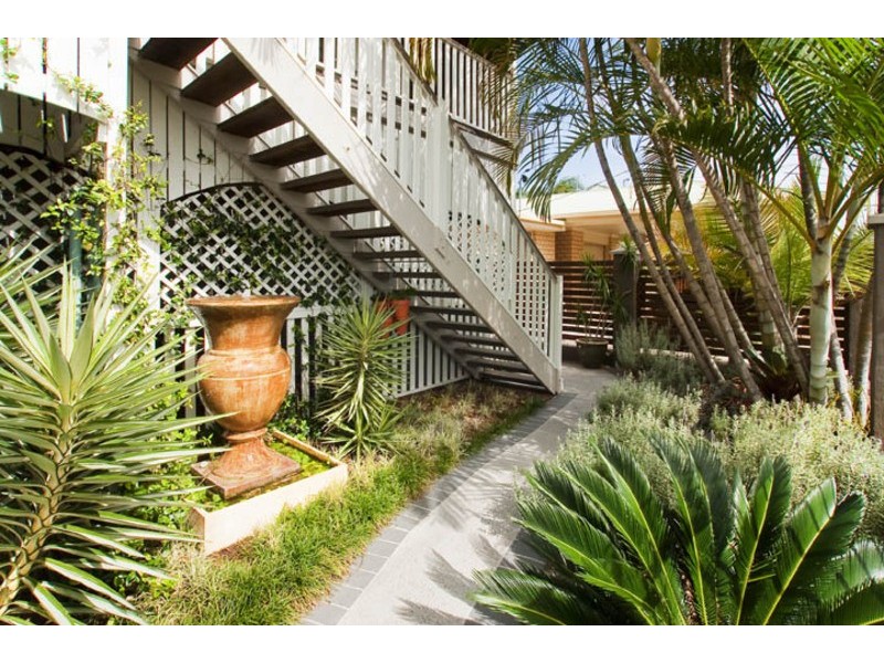 21 GRIFFITH ROAD, Scarborough QLD 4020