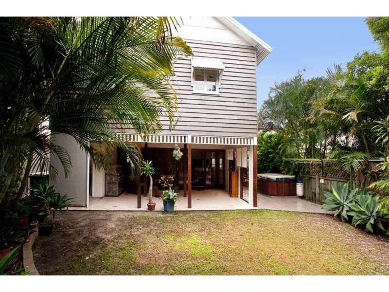 21 GRIFFITH ROAD, Scarborough QLD 4020