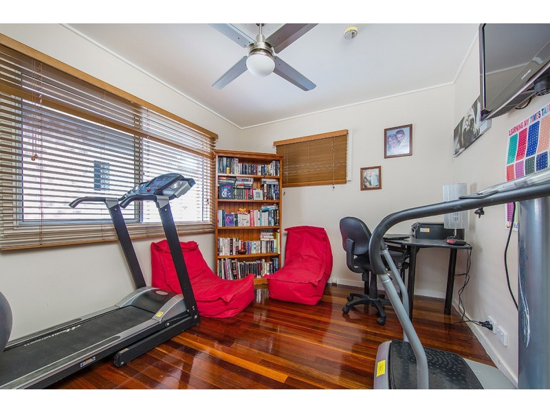 69 CORNELIUS ST, Clontarf QLD 4019