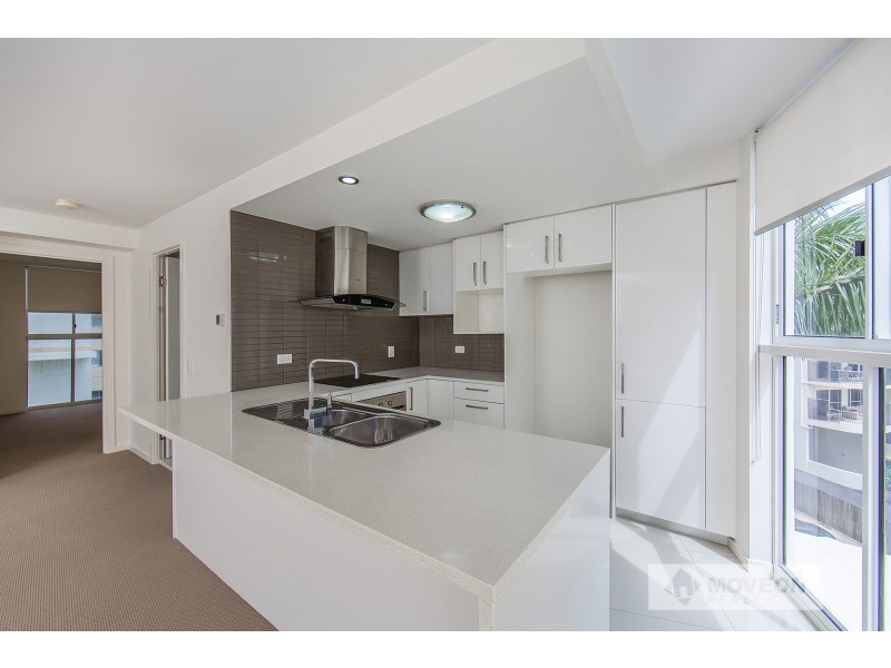 303/87 MARINE PDE, Redcliffe QLD 4020