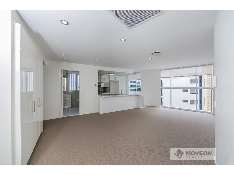 303/87 MARINE PDE, Redcliffe QLD 4020