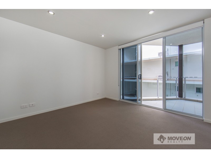 303/87 MARINE PDE, Redcliffe QLD 4020