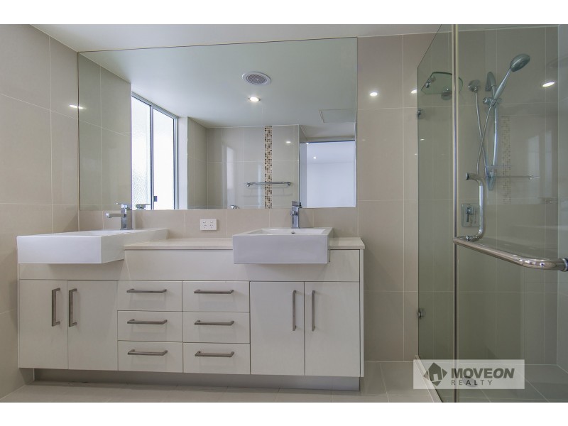 303/87 MARINE PDE, Redcliffe QLD 4020