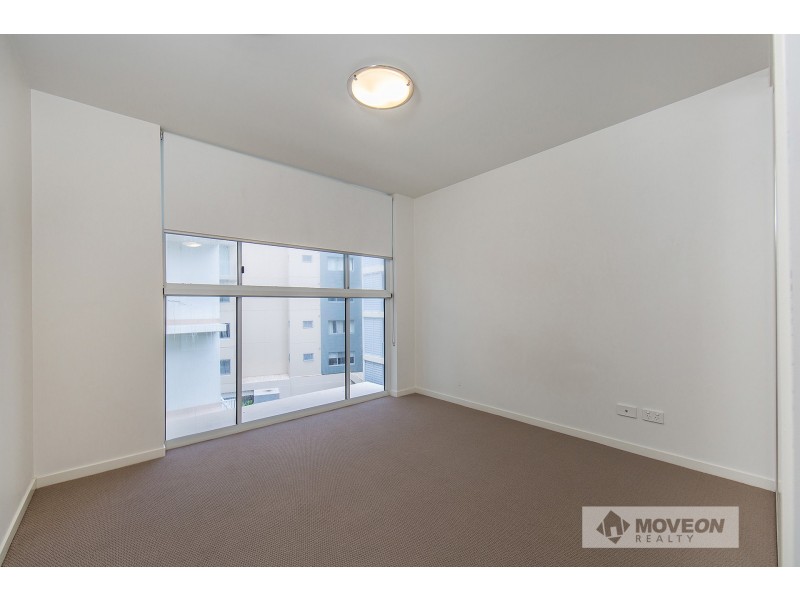 303/87 MARINE PDE, Redcliffe QLD 4020