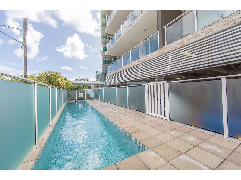 303/87 MARINE PDE, Redcliffe QLD 4020