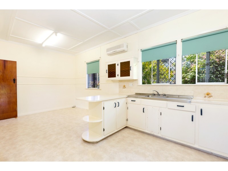 7 BELL STREET, Woody Point QLD 4019