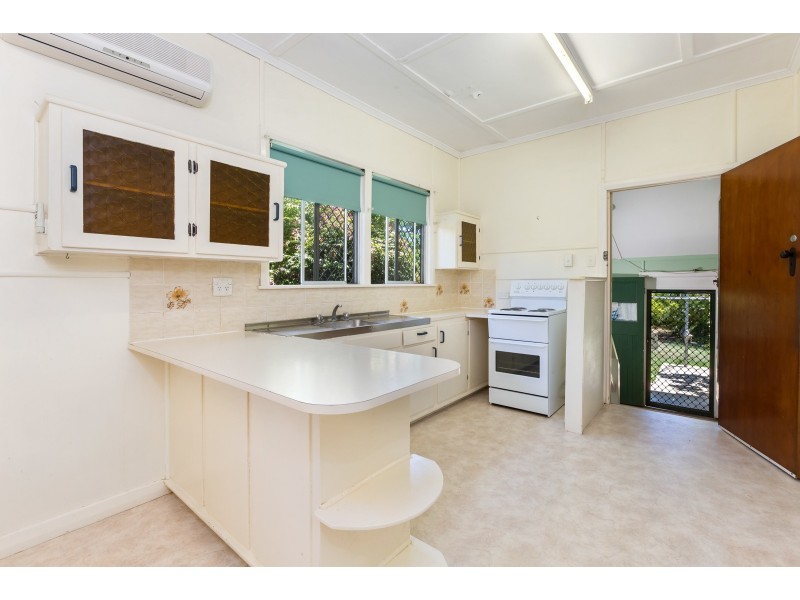 7 BELL STREET, Woody Point QLD 4019