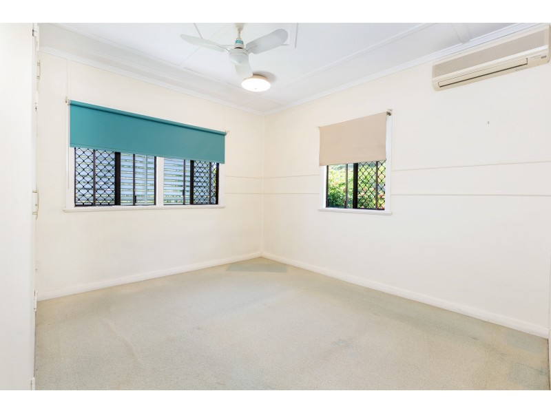 7 BELL STREET, Woody Point QLD 4019